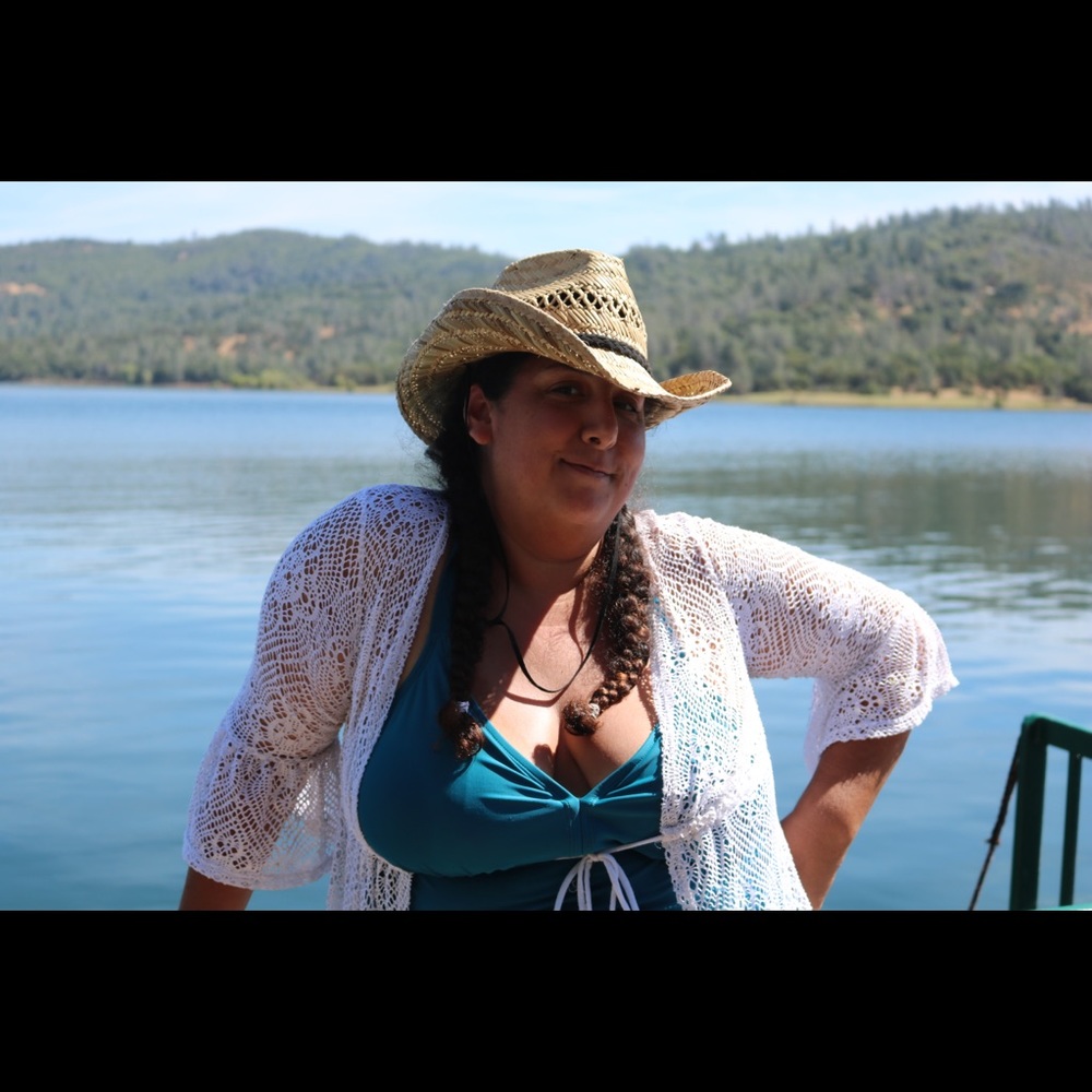 Meet your Posher, Angela